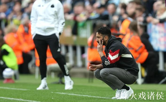 詹俊：阿莫林尝试变阵442风险过高，本场效果不佳